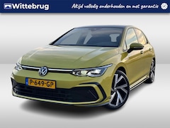 Volkswagen Golf - 1.5 eTSI R-Line Business / Pano / LMV 18 inch / Parkeersensoren V+A / Navi / P4