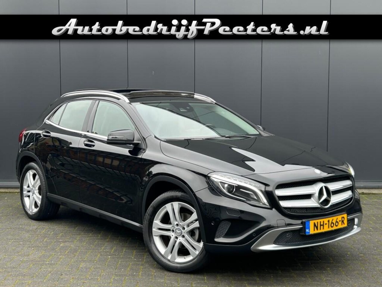 Mercedes-Benz GLA-Klasse - GLA 200 Aut. P-dak Camera Carplay Navi Xenon Cruise Trekhaak - AutoWereld.nl