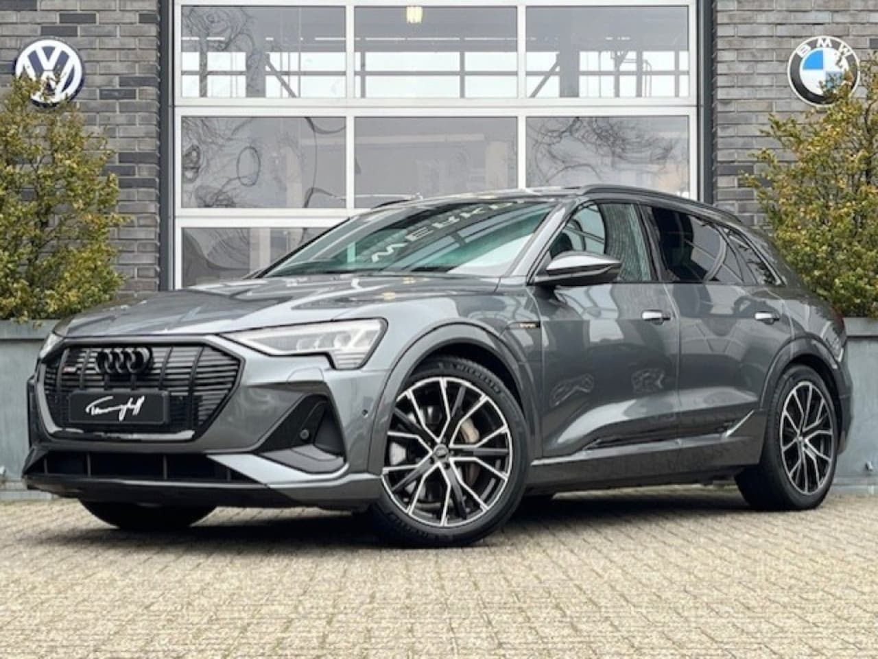 Audi e-tron - 50 QUATTRO S LINE - LAUNCH EDTION BLACK - PANO - TREKH. - AutoWereld.nl