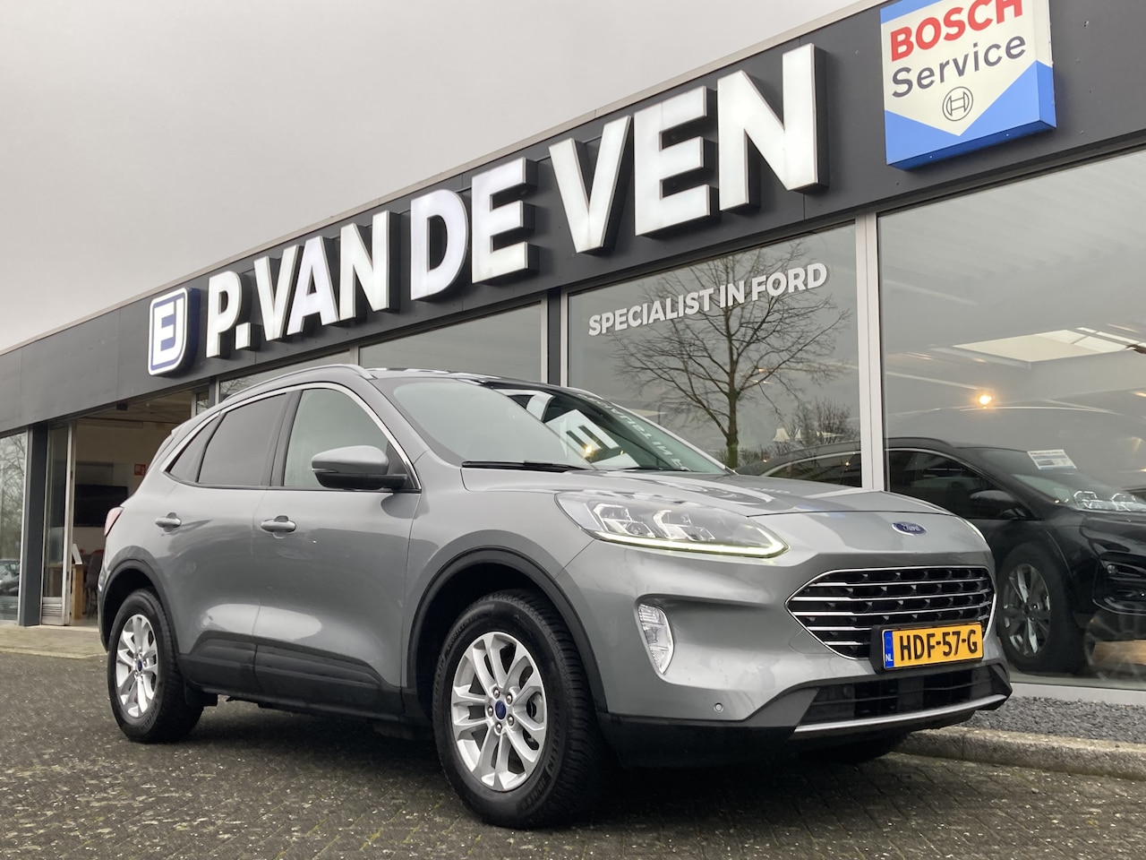 Ford Kuga - 2.5 PHEV Titanium X 225pk/165kW e-CVT Automaat | Ook leverbaar in Magnetic en Agate Black - AutoWereld.nl