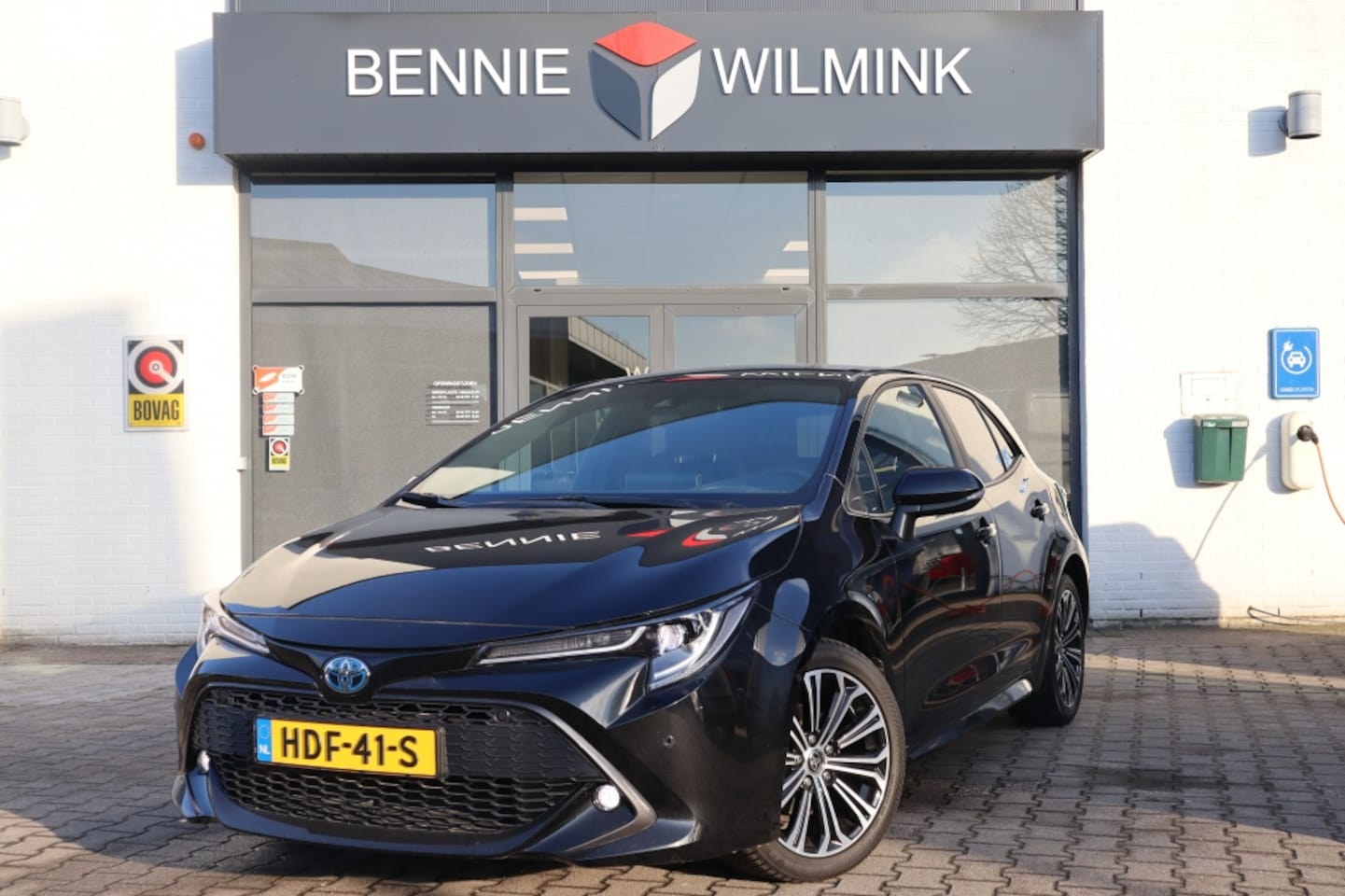 Toyota Corolla - 1.8 Hybrid Style Blindspot/Stuur/Stoelverwarming/PDC - AutoWereld.nl