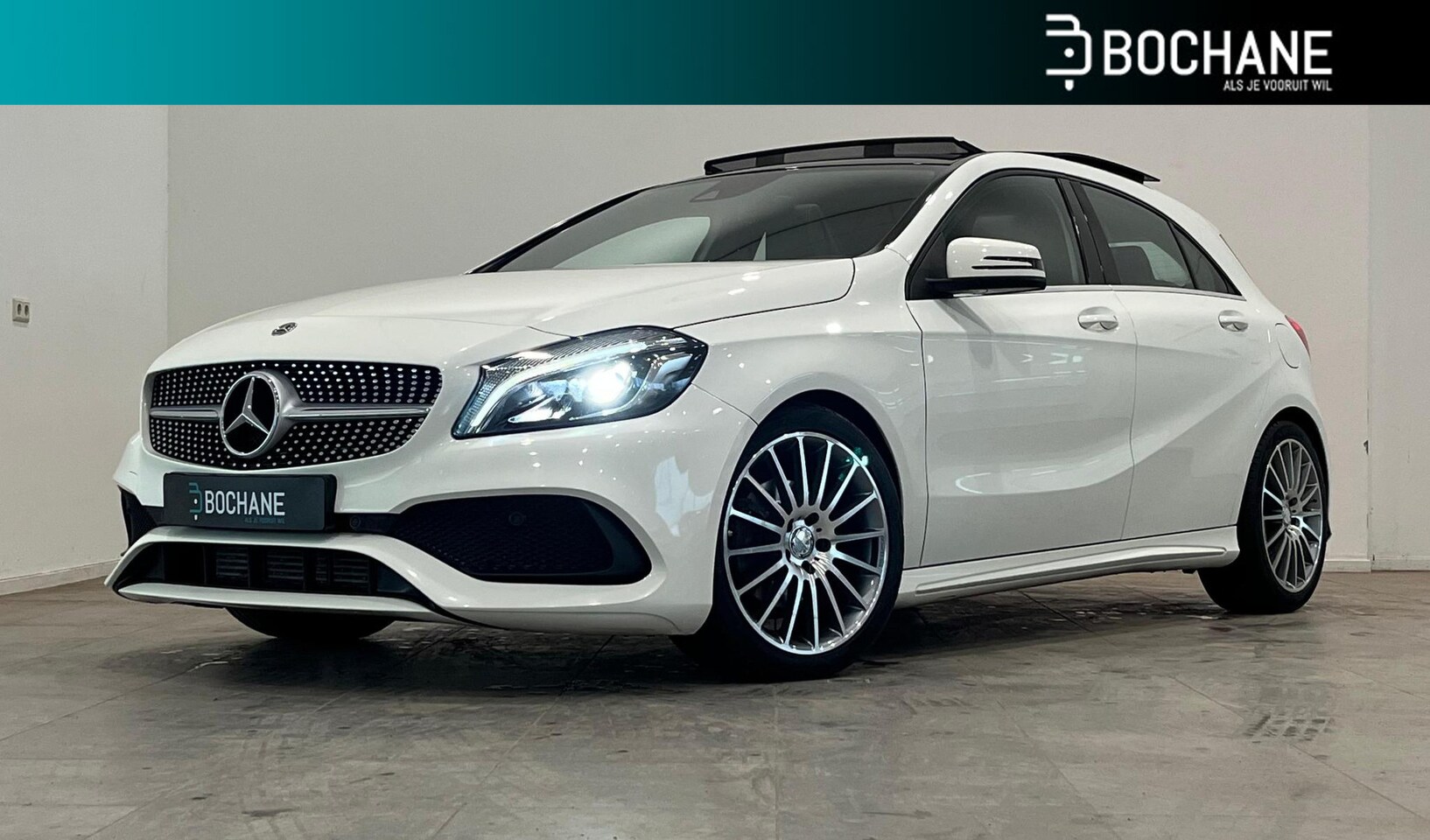 Mercedes-Benz A-klasse - 180 Business Solution AMG | Panoramdak | Apple Carplay/Android Auto | Trekhaak afneembaar - AutoWereld.nl