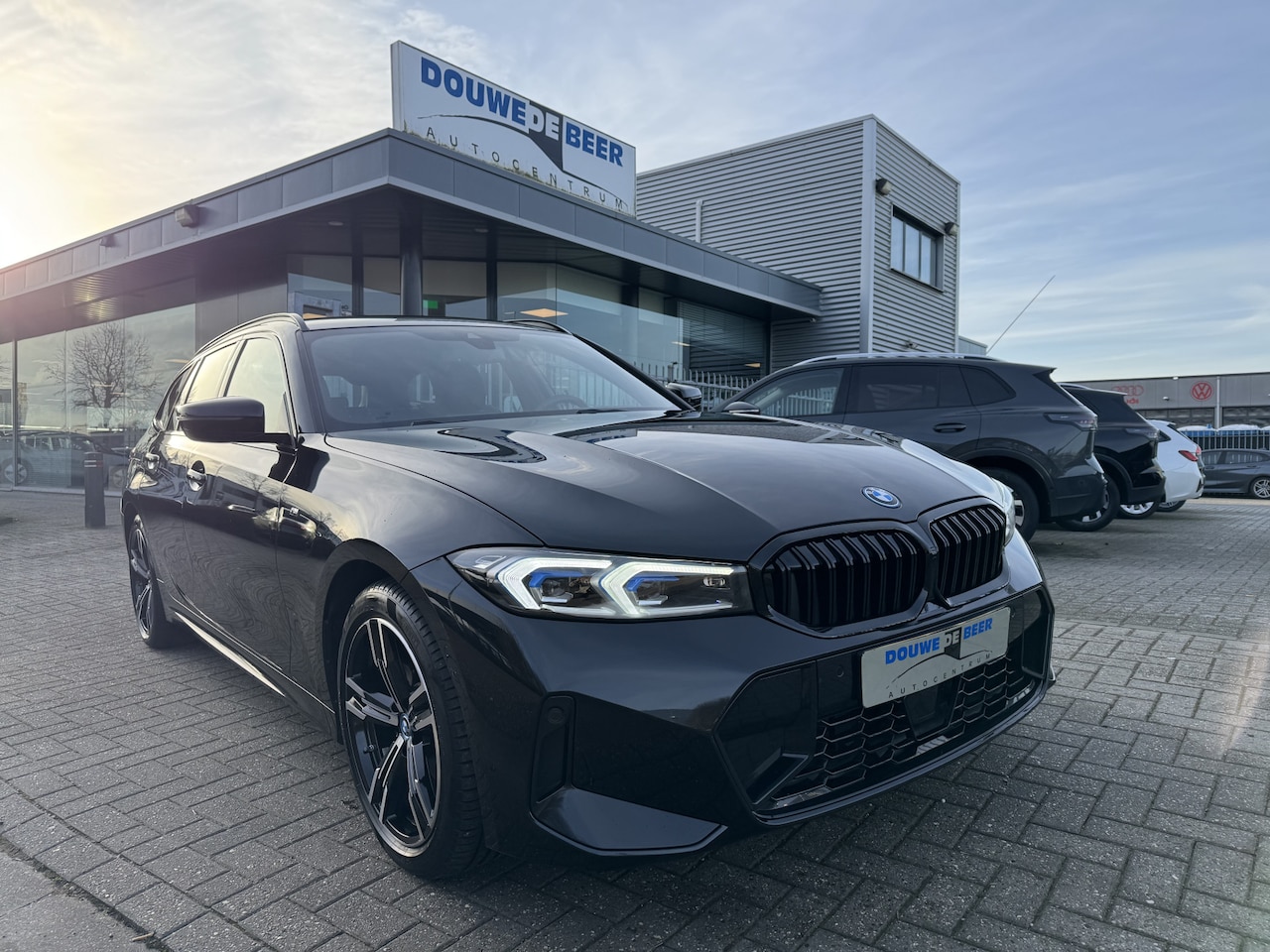 BMW 3-serie Touring - 330e M sport Trekhaak | Stuurverwarming - AutoWereld.nl