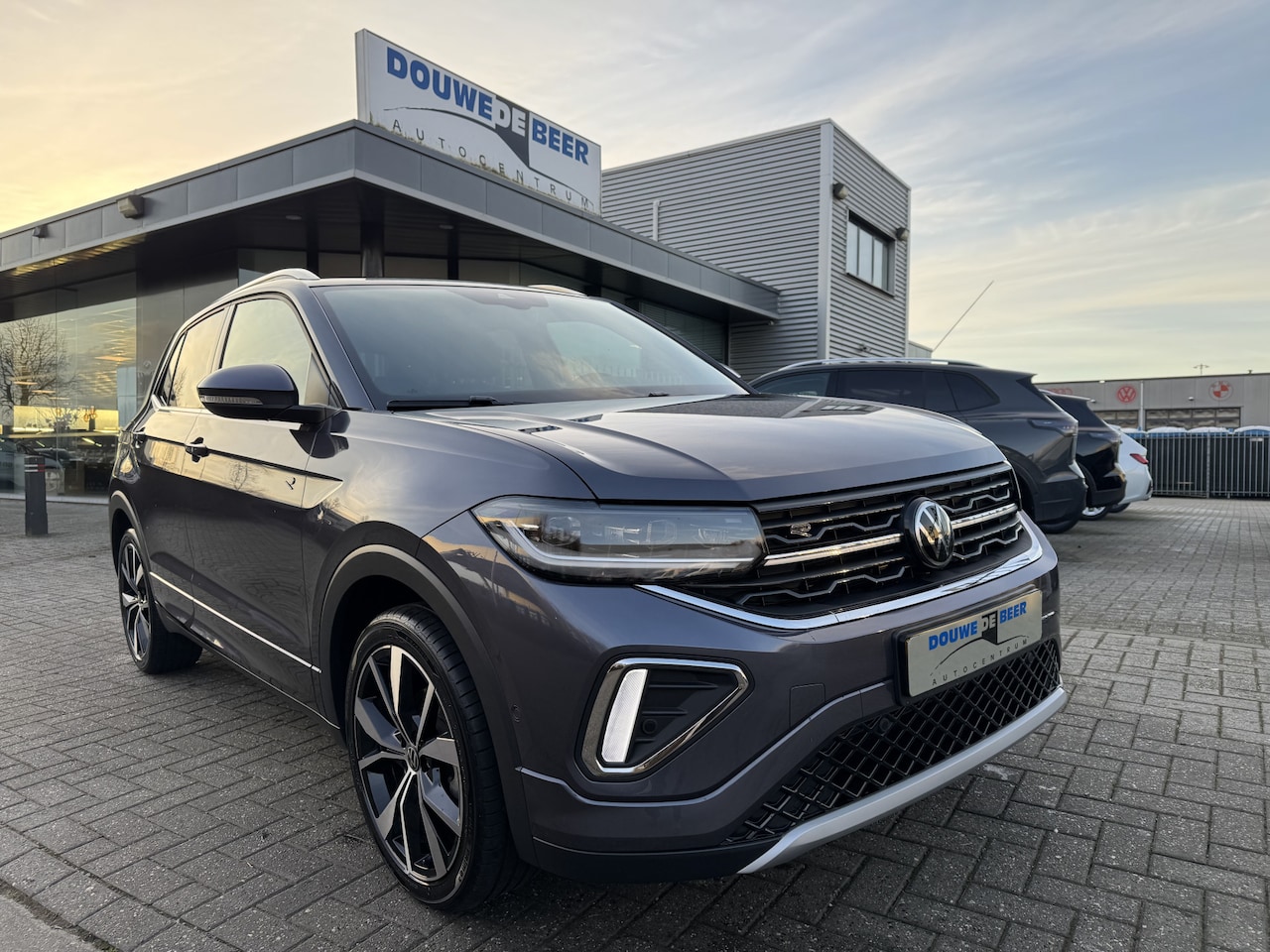 Volkswagen T-Cross - 1.5 TSI R-Line IQ. Light | Camera | Sfeerverlichting - AutoWereld.nl