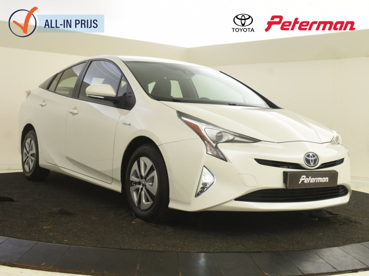 Toyota Prius - 1.8 Dynamic | Trekhaak | JBL | Stoelverwarming | Parkeersensoren - AutoWereld.nl