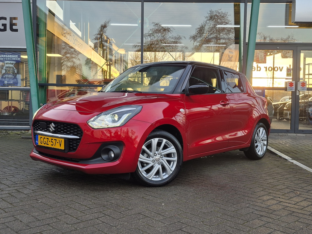 Suzuki Swift - 1.2 Select Smart Hybrid | Achteruitrijcamera | Airco | Apple Carplay/Android Auto | Automa - AutoWereld.nl