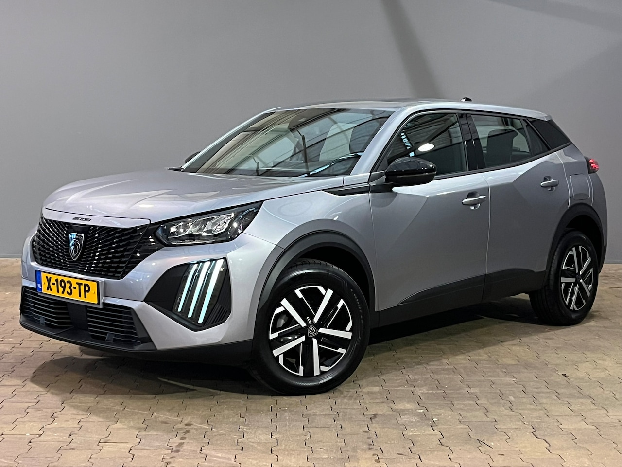 Peugeot 2008 - 1.2 PureTech 100 Active | Apple Carplay/Android Auto|telefoonintegratie premium | DAB ontv - AutoWereld.nl