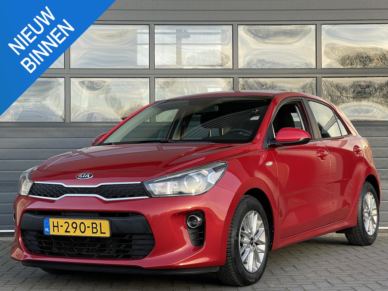 Kia Rio - 1.0 TGDI DYNAMICLINE I APPLE/ANDROID I ACHTERUITRIJCAMERA I NAVIGATIE I LICHT METALEN VELG - AutoWereld.nl