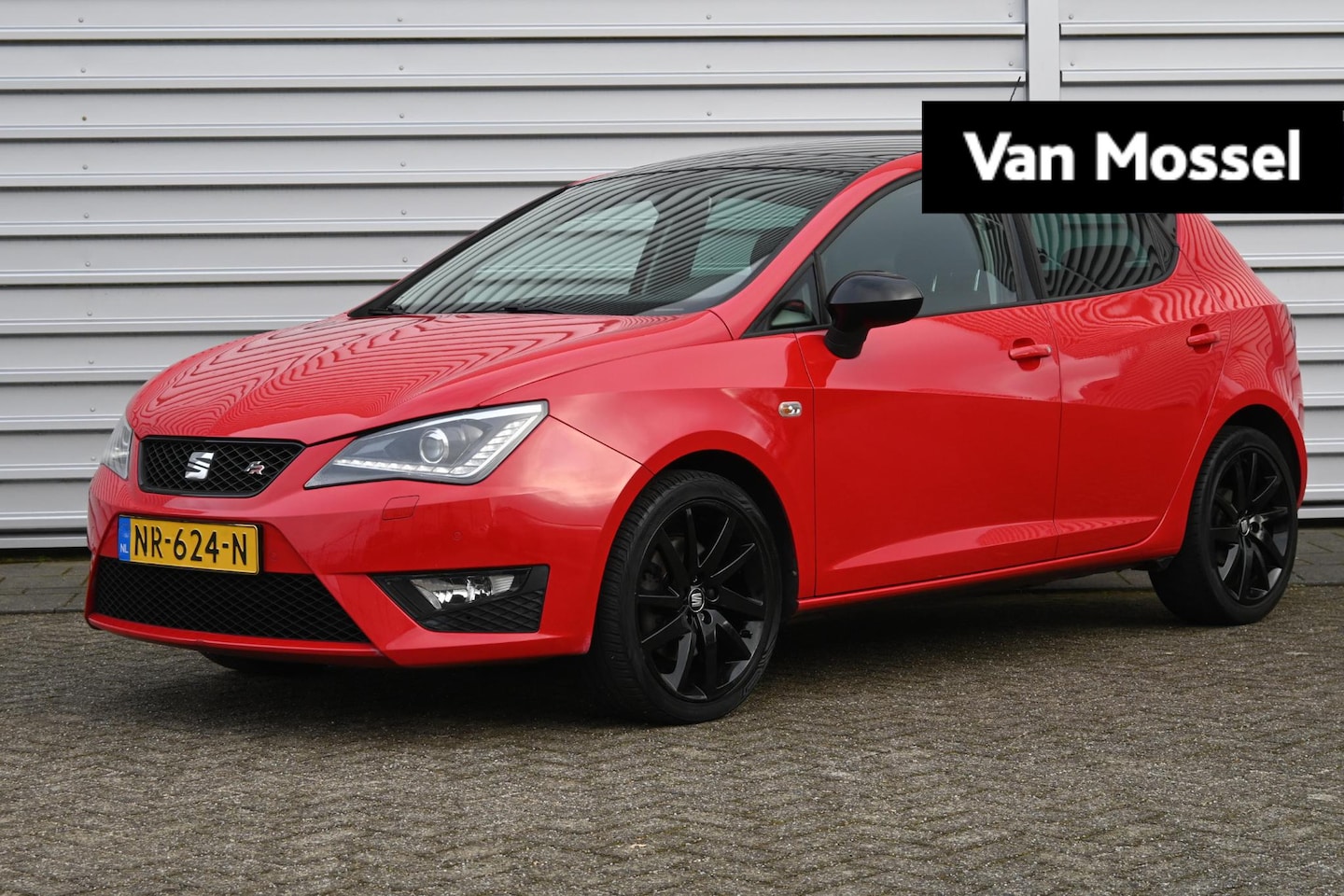 Seat Ibiza - 1.0 EcoTSI FR Connect | Navigatie | Panoramadak | Lichtmetalen velgen | Climate Control | - AutoWereld.nl