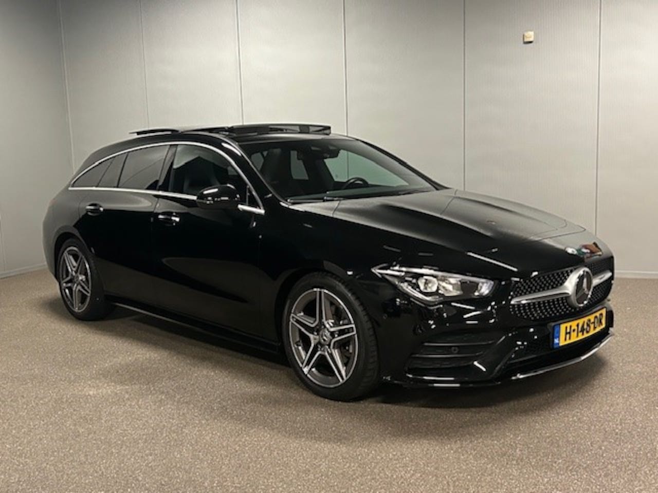 Mercedes-Benz CLA-klasse Shooting Brake - 180 AMG STYLING-PANORAMA-SFEER-KEYLESS-CAMERA-1E EIGENAAR - AutoWereld.nl