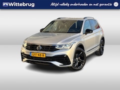 Volkswagen Tiguan - 1.4 TSI eHybrid R-Line Business+ / Panoramadak / Trekhaak / Parkeersensoren V+A / Black pa