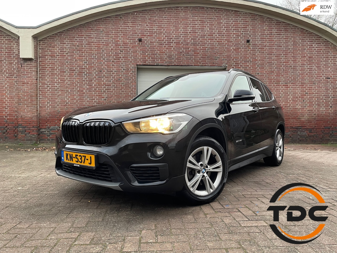 BMW X1 - SDrive18i Black-Line NAVI CLIMA CRUISE - AutoWereld.nl