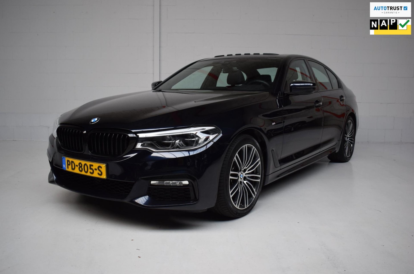 BMW 5-serie - 540i 340PK xDrive M-SPORT SCHUIFDAK / NAP / DEALER-ONDERHOUDEN / HEAD-UP / 19INCH / CARPLA - AutoWereld.nl