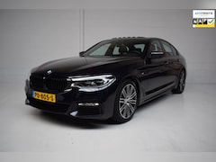 BMW 5-serie - 540i 340PK xDrive M-SPORT SCHUIFDAK / NAP / DEALER-ONDERHOUDEN / HEAD-UP / 19INCH / CARPLA