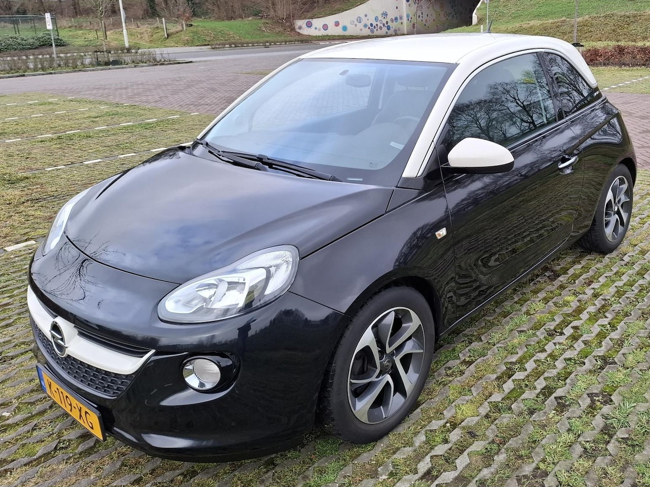 Opel ADAM - 1.2 Zwart met wit dak - AutoWereld.nl