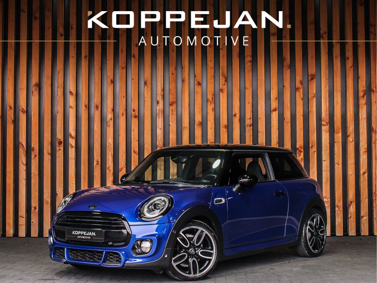 MINI John Cooper Works - 1.5 136PK Automaat JCW Pakket | HARMAN EN KARDON | KEYLESS | SFEERVERLICHTING | NAVI | PDC - AutoWereld.nl