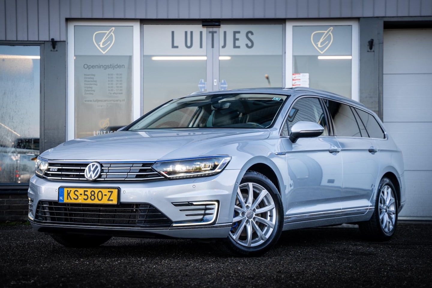 Volkswagen Passat Variant - 1.4 TSI GTE I Pano-dak I Trekhaak I Camera I Elek-Aklep I Carplay I Virtual-cockpit I NL-a - AutoWereld.nl