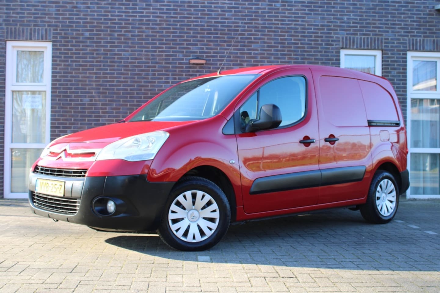 Citroën Berlingo - 1.6 VTi/Benzine/airco/dubbele schuifdeuren/Marge/Trekhaak - AutoWereld.nl