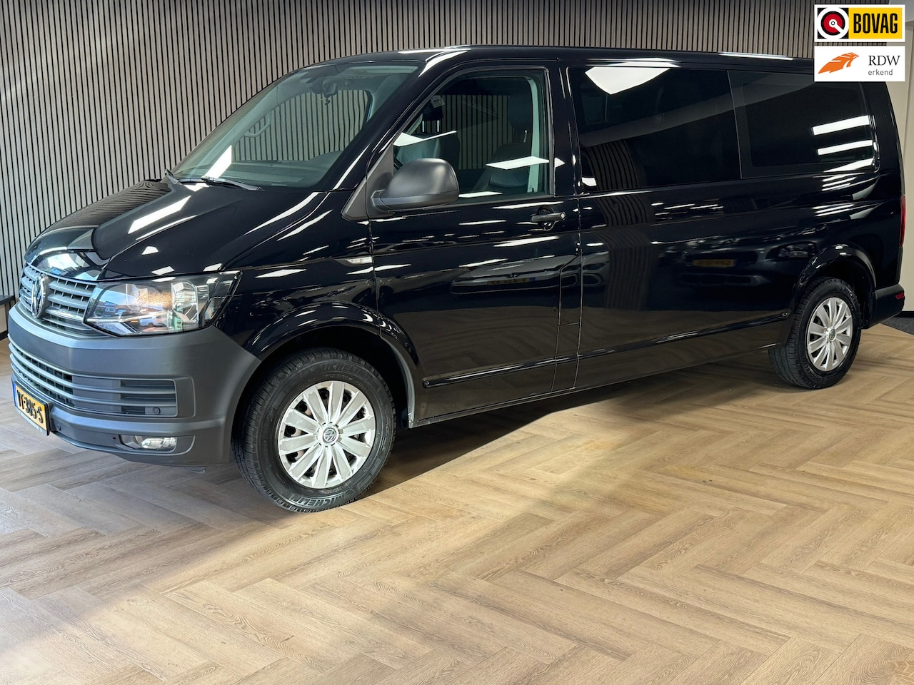 Volkswagen Transporter - 2.0 TDI L2H2 Highline DSG AUT. AIRCO CRUISE PDC TREKHAAK NAVIGATIE LEDER BLUETOOTH AUX USB - AutoWereld.nl