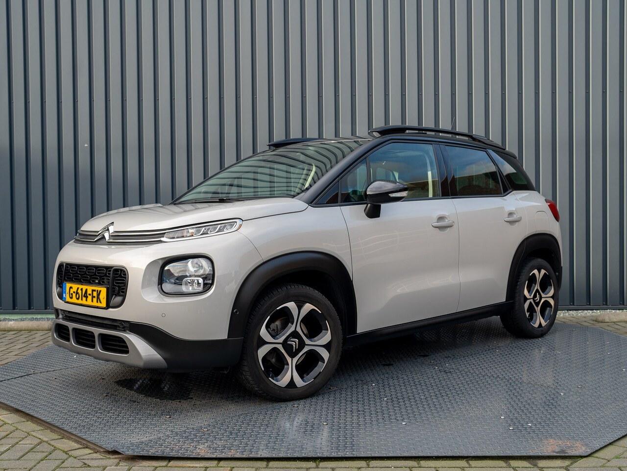 Citroën C3 Aircross - 1.2 PureTech S&S Shine | Panodak | Trekhaak afnb. | Prijs Rijklaar!! - AutoWereld.nl