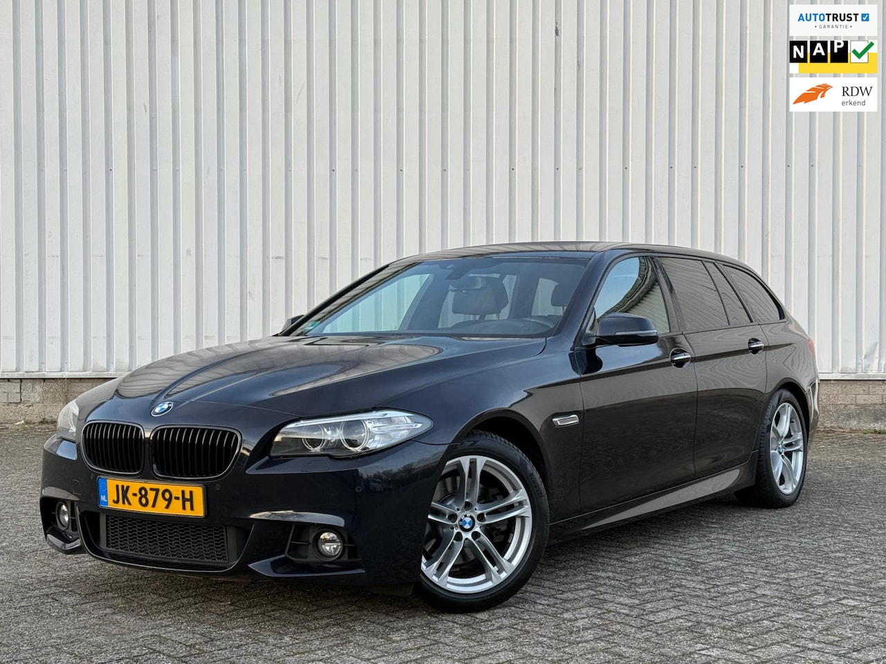 BMW 5-serie Touring - 520i M Sport Edition 520i M Sport Edition,High Executive,Automat,Airco,Carbon,Navigatie,Camera,PDC,N.A.P! Apk t - AutoWereld.nl