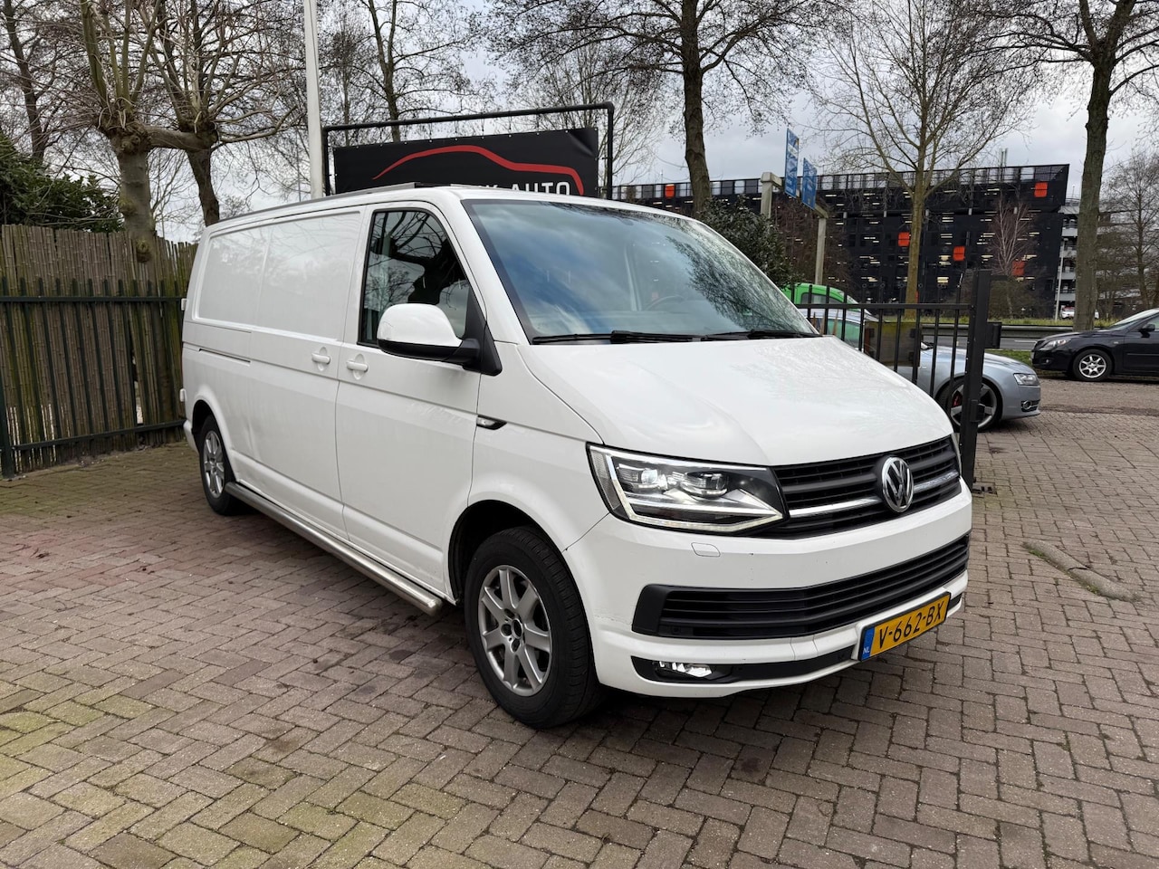 Volkswagen Transporter - 2.0 TDI L2H1 Koel/Vries Combi Solar Dak Xenon 3Pers - AutoWereld.nl