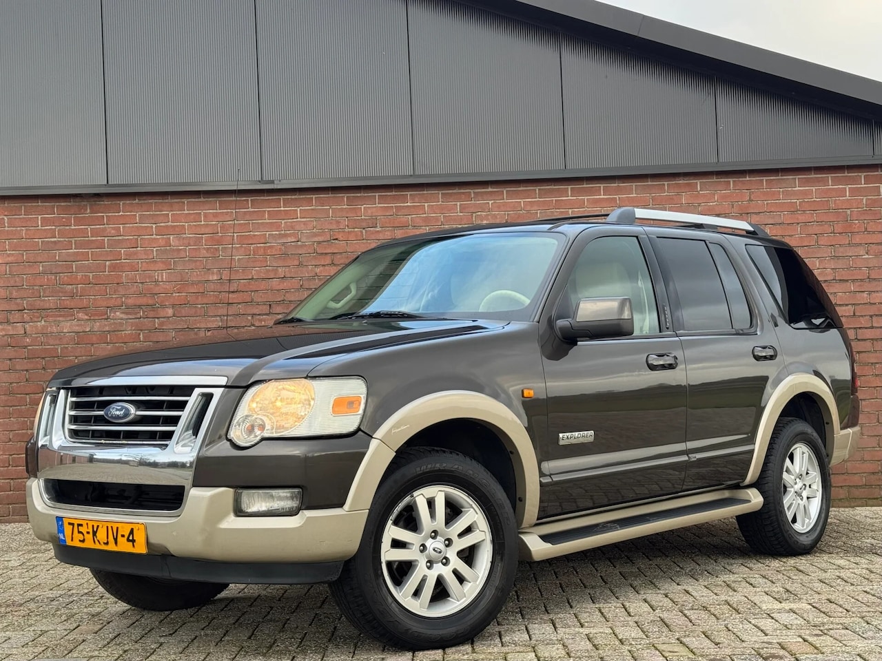 Ford Explorer - 4.0 4x4 7-PERSOONS | LEDER | CRUISE | AIRCO! - AutoWereld.nl