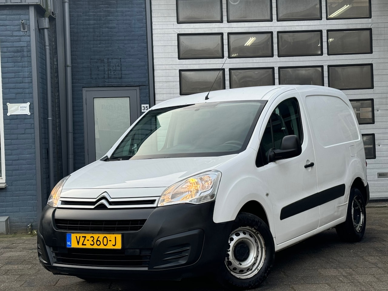 Citroën Berlingo - 1.6 BlueHDI 75 Club | Airco | Cruise | N.A.P - AutoWereld.nl