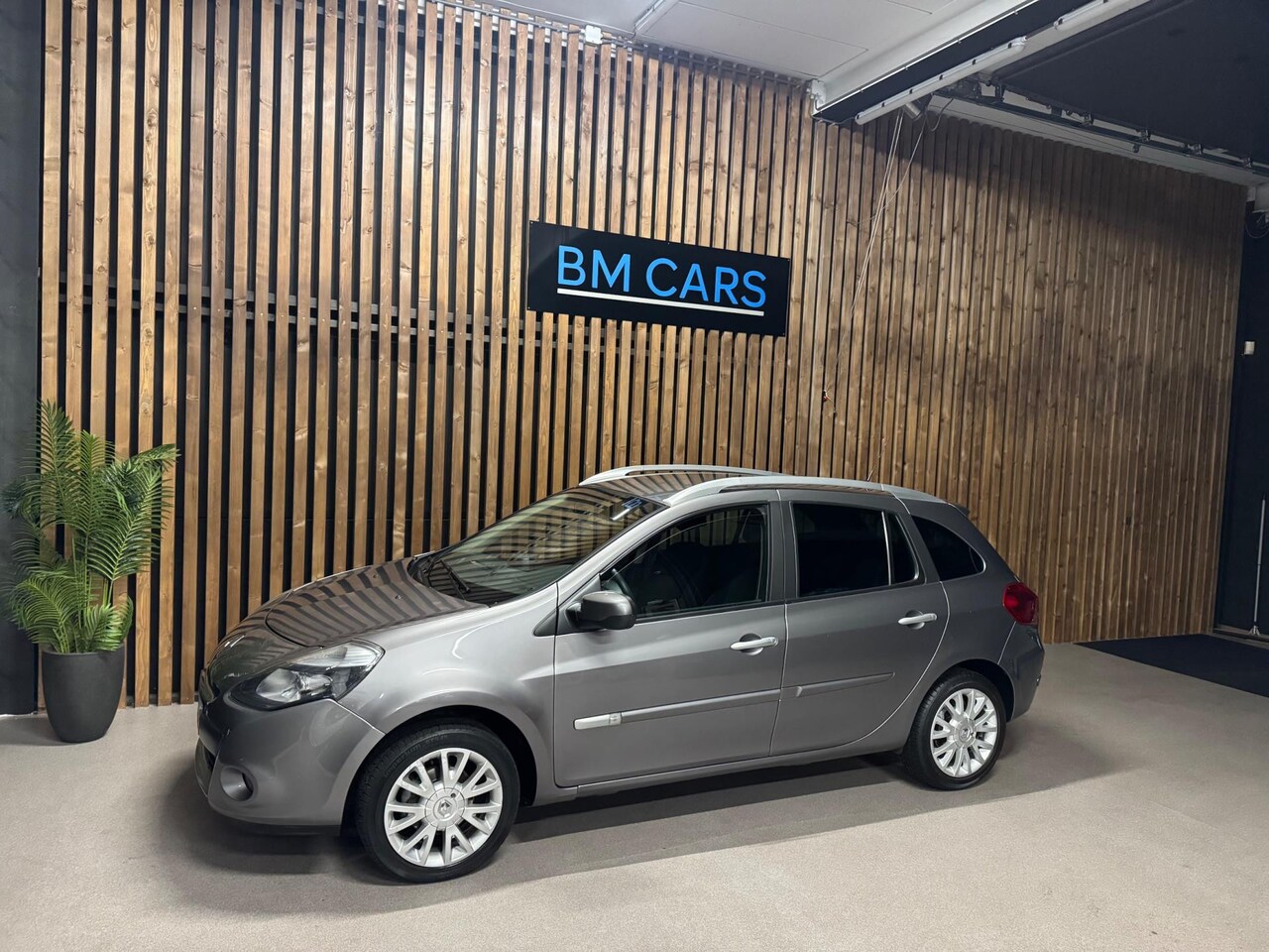 Renault Clio Estate - 1.2 TCE Sélection Business Airco,Navi,Nieuwe APK - AutoWereld.nl