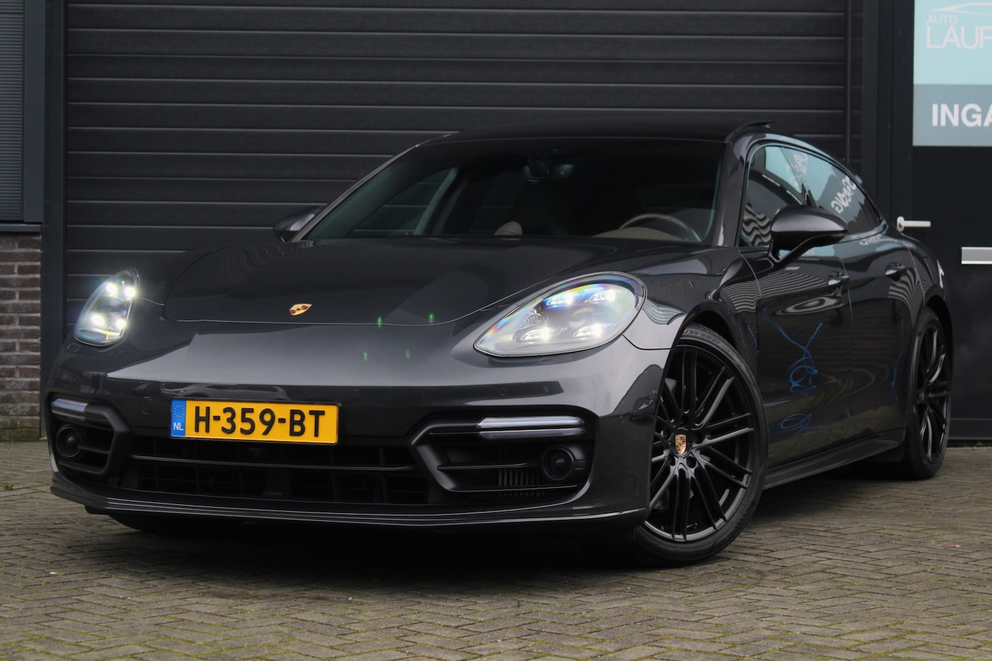 Porsche Panamera Sport Turismo - 2.9 4 E-Hybrid | Pano | Chrono | Softclose - AutoWereld.nl