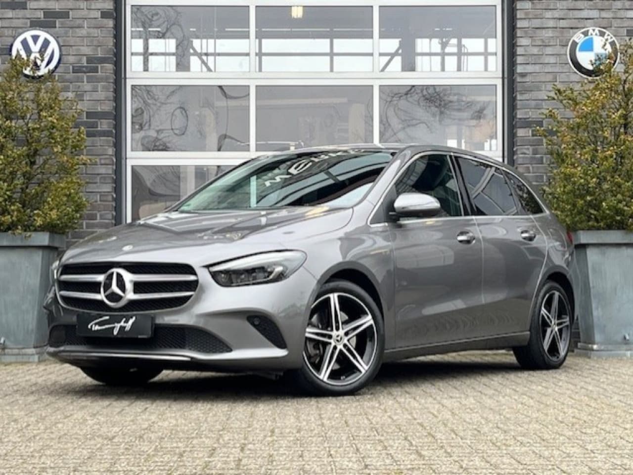 Mercedes-Benz B-klasse - B 250 E  - EL. TREKH. - WIDESCREEN - AMBIENTEVERL. - AutoWereld.nl