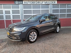 Volkswagen Tiguan - 1.5 TSI 150 Pk Life Business Dsg-7 Ecc Pdc Apple carplay LED