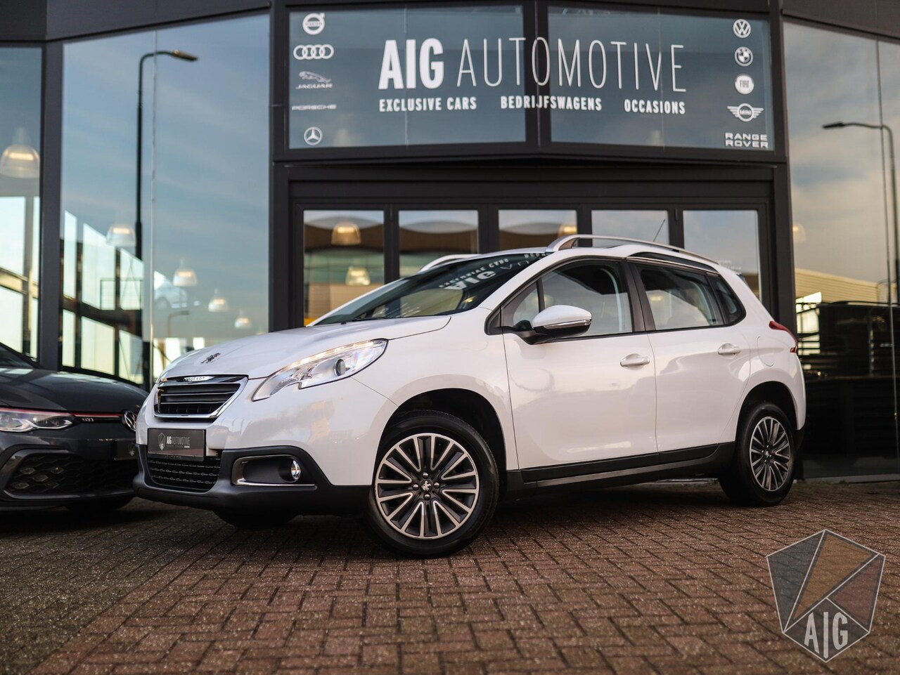 Peugeot 2008 - 1.2 PureTech Style | Cruise Control | Stoelverw. | PDC | Bluetooth - AutoWereld.nl