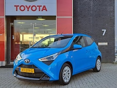 Toyota Aygo X - X-PLAY 5-DEURS APPLE/ANDROID CAMERA LED AUDIO-STUURWIELBEDIENING NL-AUTO