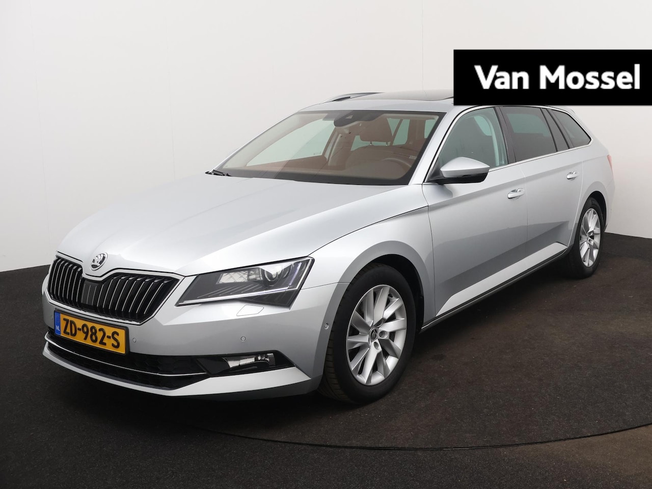 Skoda Superb Combi - 1.5 TSI ACT Style Business | TREKHAAK | PANORAMADAK | LEDER | ELEK.LAADKLEP | CANTON | LMV - AutoWereld.nl