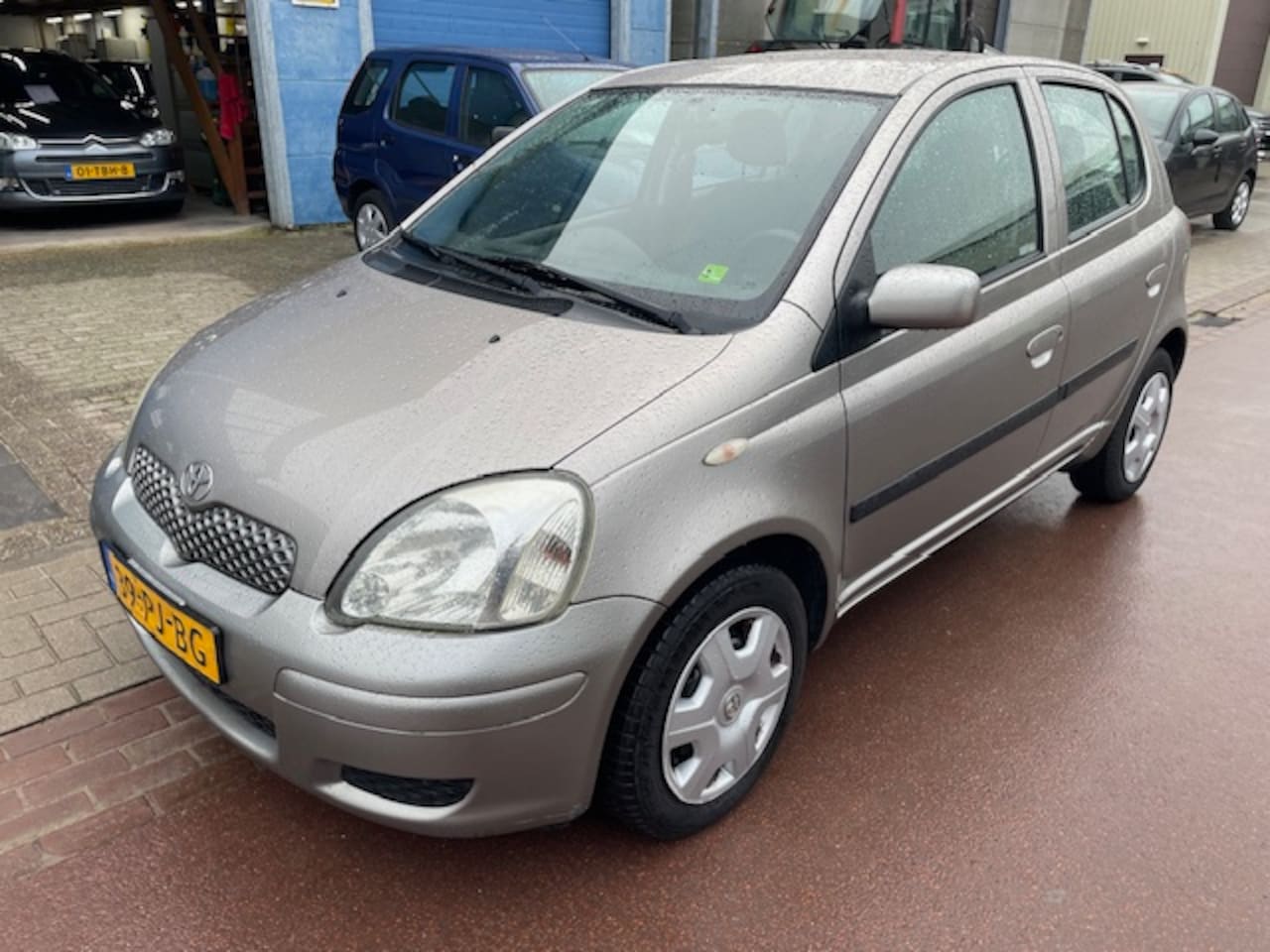 Toyota Yaris - 1.3 VVT-i Sol 5-deurs 2004 - APK 12-12-2025 Leuke auto met een ruime APK. Bioekjes en NAP - AutoWereld.nl