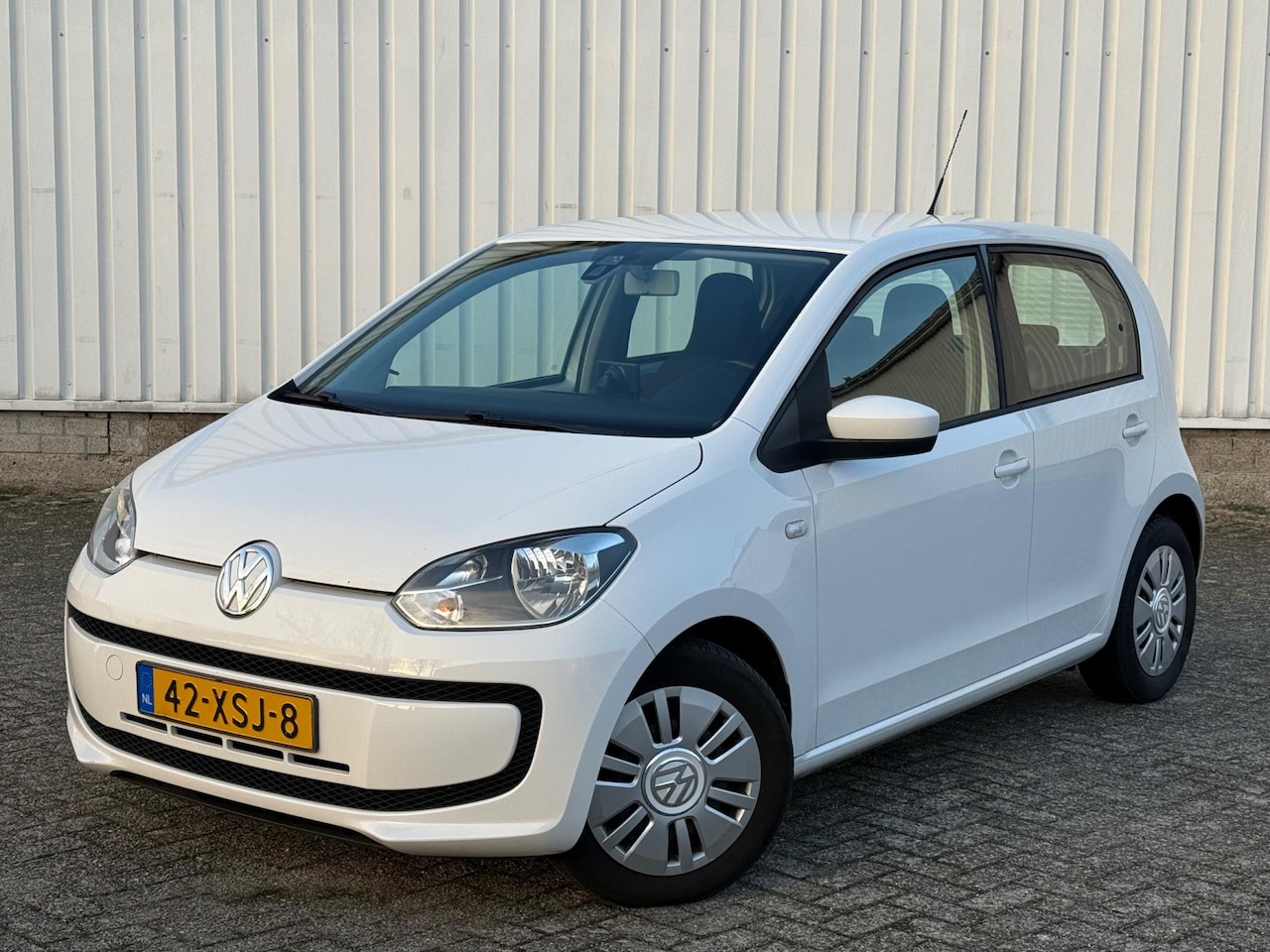 Volkswagen Up! - 1.0 move up! BlueMotion 2e Eigenaar,Airco,Navigatie,Bleutooth,ElektricheRamen,5Deurs,Apk t - AutoWereld.nl