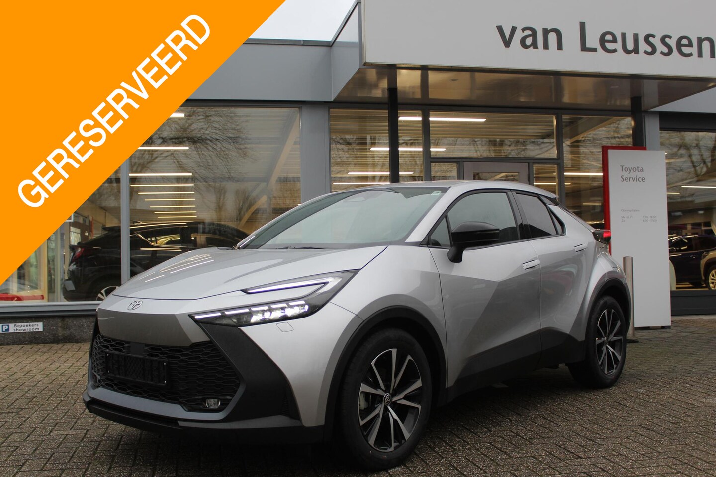 Toyota C-HR - 1.8 Hybrid 140 DYNAMIC EL-A.KLEP KEYLESS STOEL/STUUR&WISSERVERW. DODEHOEKDETECTIE  LED DAB - AutoWereld.nl