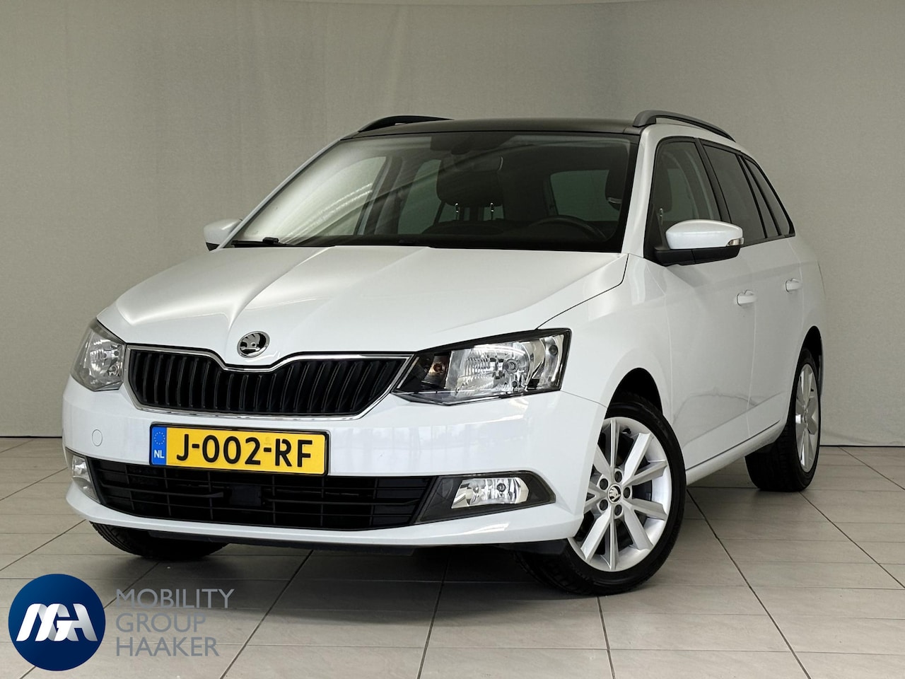 Skoda Fabia Combi - 1.2 TSI Style I Panoramadak I Navigatie I Climate Control - AutoWereld.nl