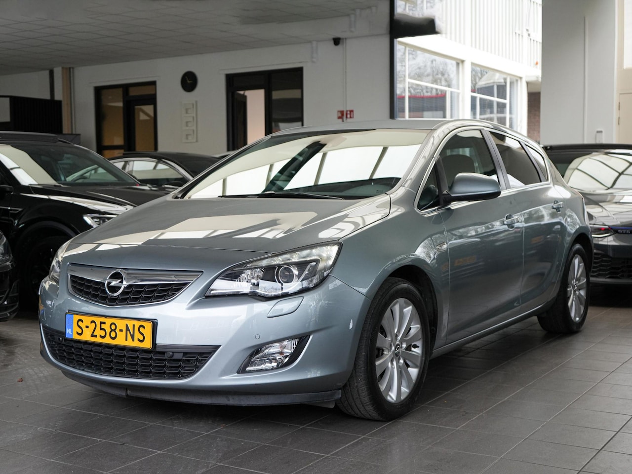 Opel Astra - 1.6 Turbo GT | STUURVERW | SENSOREN | NAVI | LEDER | VOL - AutoWereld.nl