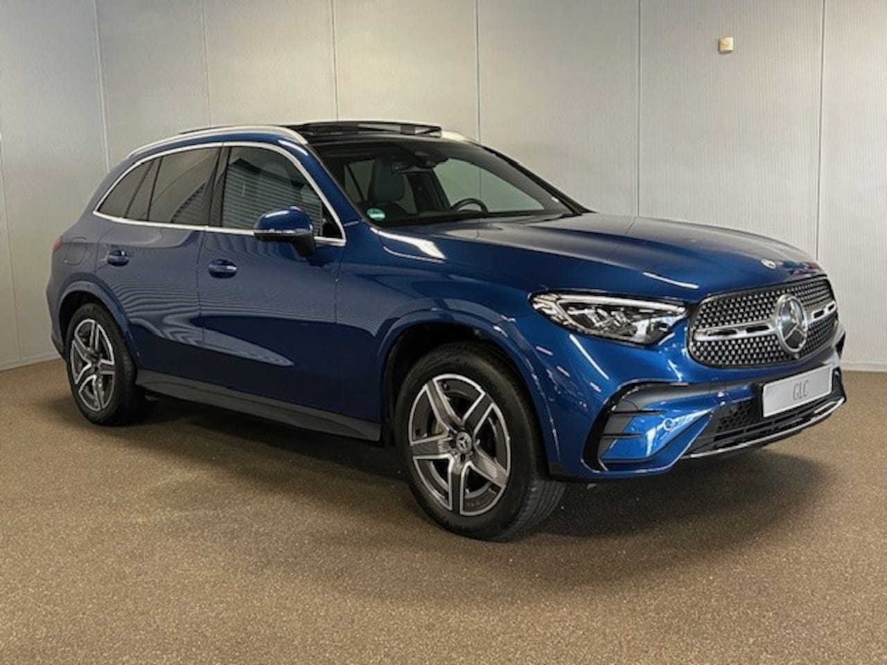 Mercedes-Benz GLC-klasse - 300e Hybrid 4 Matic AMG STYLING-PANORAMA-MEMORY-DISTRONIC-TREKHAAK-ZEER COMPLEET - AutoWereld.nl