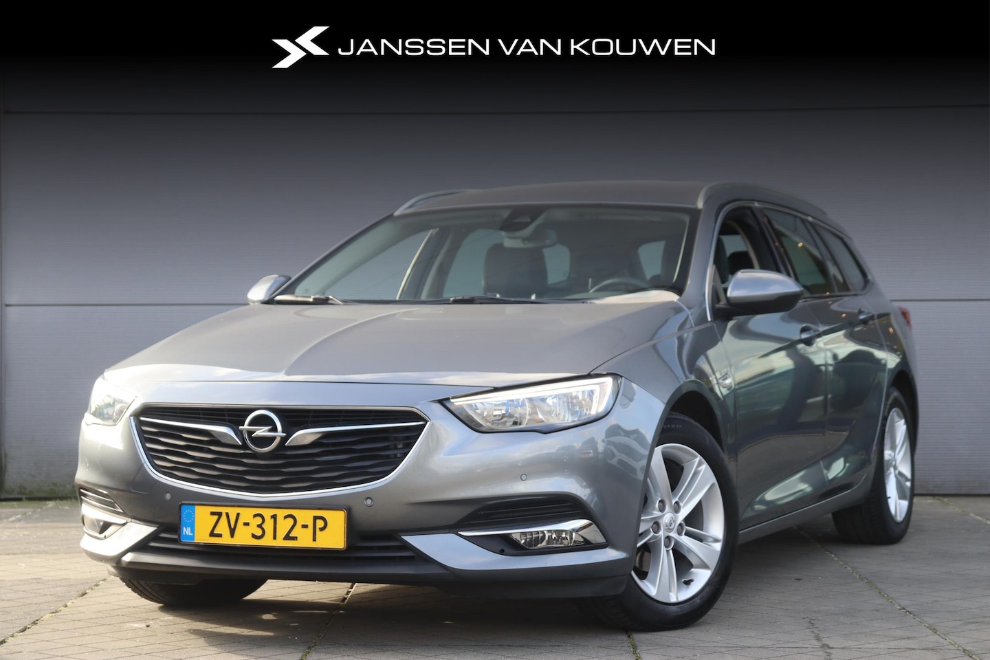 Opel Insignia Sports Tourer - 1.5 Turbo Business Executive / Navigatie / Trekhaak / CarPlay / PDC / Keyless - AutoWereld.nl