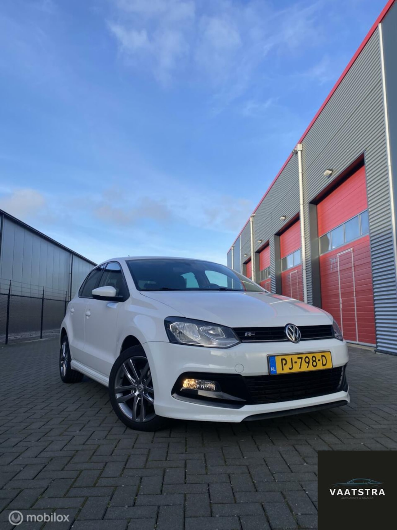 Volkswagen Polo - 1.2 TSI 2017| R line | Orig NL | NAP | Carplay | Airco | Nav | Dealer onderhouden - AutoWereld.nl