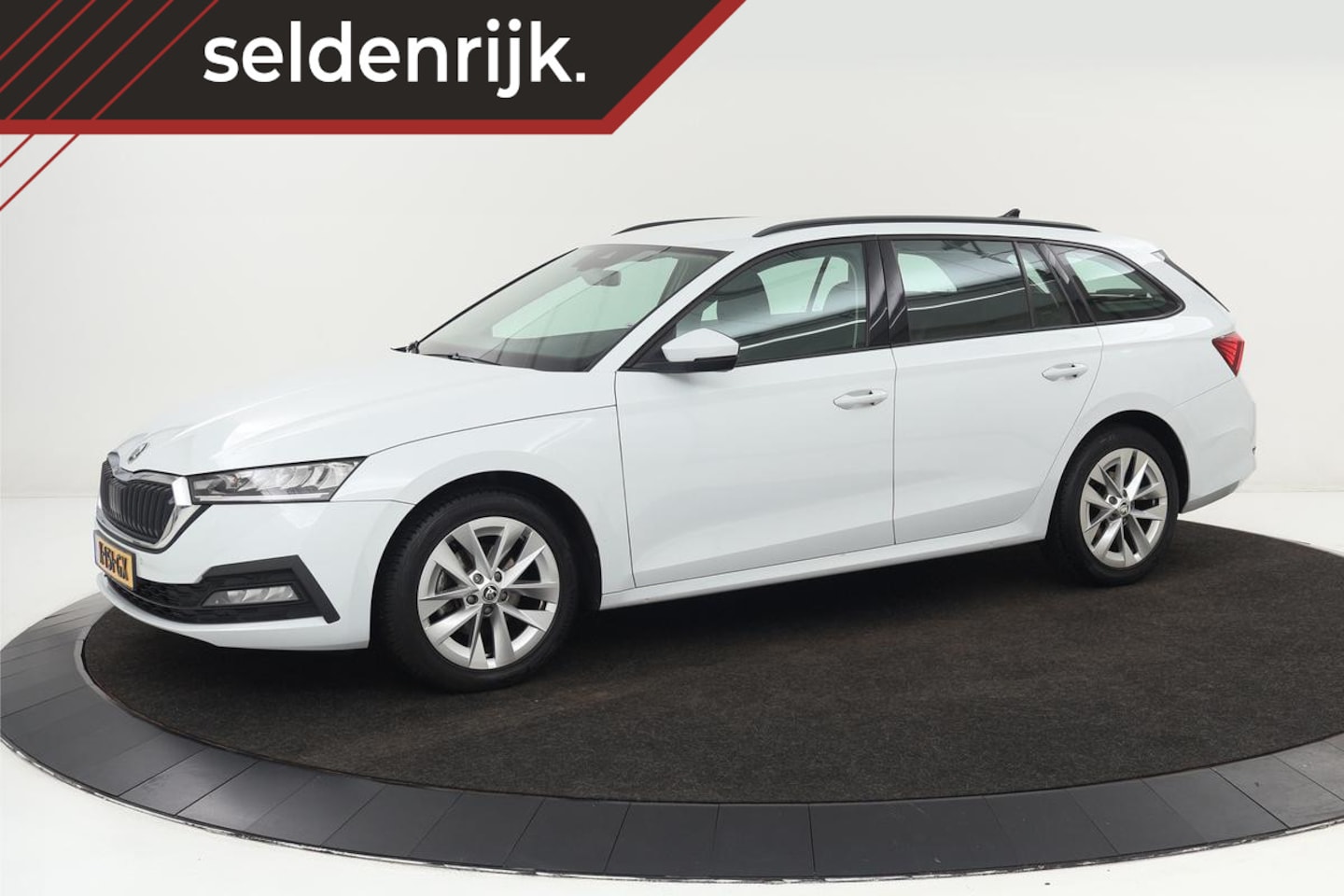 Skoda Octavia - 1.0 TSI Business Edition | Adaptive cruise | Carplay | Verwarmd stuurwiel | Sfeerverlichti - AutoWereld.nl