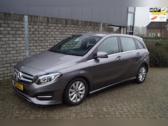 Mercedes-Benz B-klasse - 180 Ambition Autom Sportst Stoelverw Navi Airco Cruise LED Kopl 2x PDC LMV Wegklapbare Tre