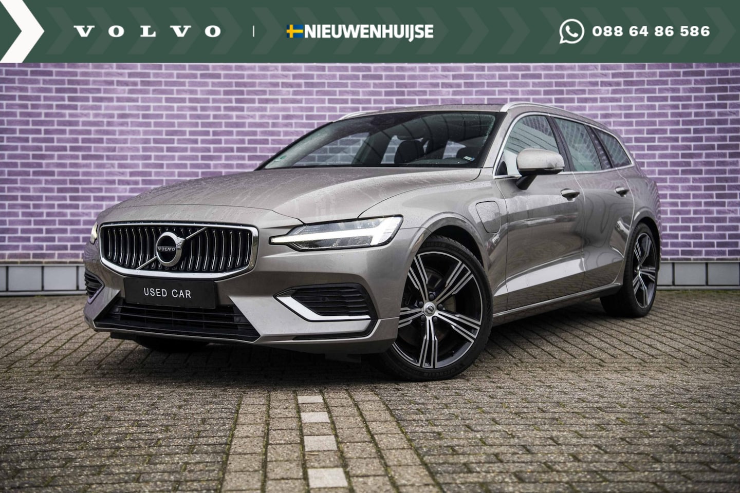 Volvo V60 - 2.0 T8 Twin Engine AWD Inscription | Navi | Sport Leder | Adapt. Cruise | Camera | BLIS | - AutoWereld.nl