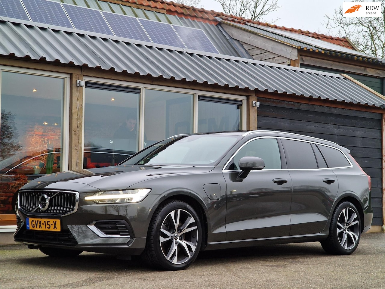 Volvo V60 - 2.0 T6 Recharge AWD Inscription 2.0 T6 Recharge AWD Inscription (Trekhaak / Panoramadak / Adaptive Cruise / 360 Camera / H - AutoWereld.nl