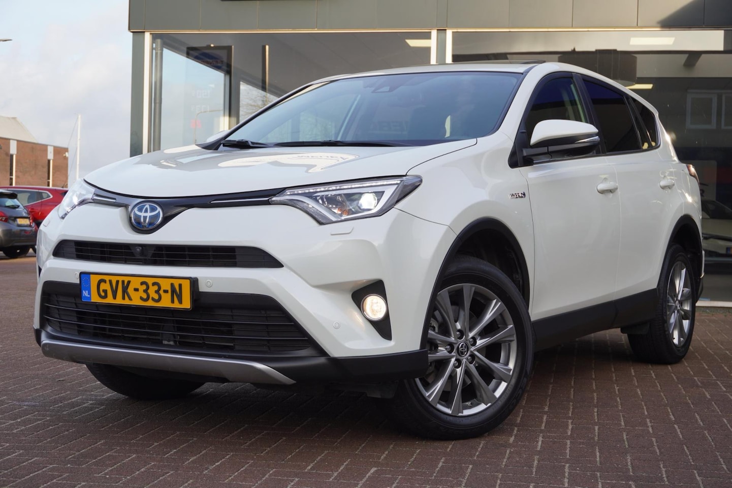 Toyota RAV4 - 2.5 Hybrid AWD Executive | 56.000km | Automaat | Airco | Navigatie | Camera | Dealerauto | - AutoWereld.nl