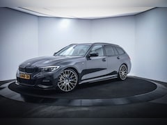 BMW 3-serie Touring - 330iA M-SPORT High Executive HARMAN.KARDON/HUD/LUXE.LEDER/CAMERA/DEALER.OH