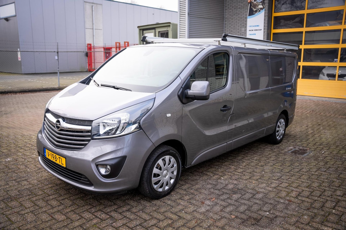 Opel Vivaro - 1.6 CDTI L2H1 Sport EcoFlex 1.6 CDTI L2H1 Sport EcoFlex - AutoWereld.nl